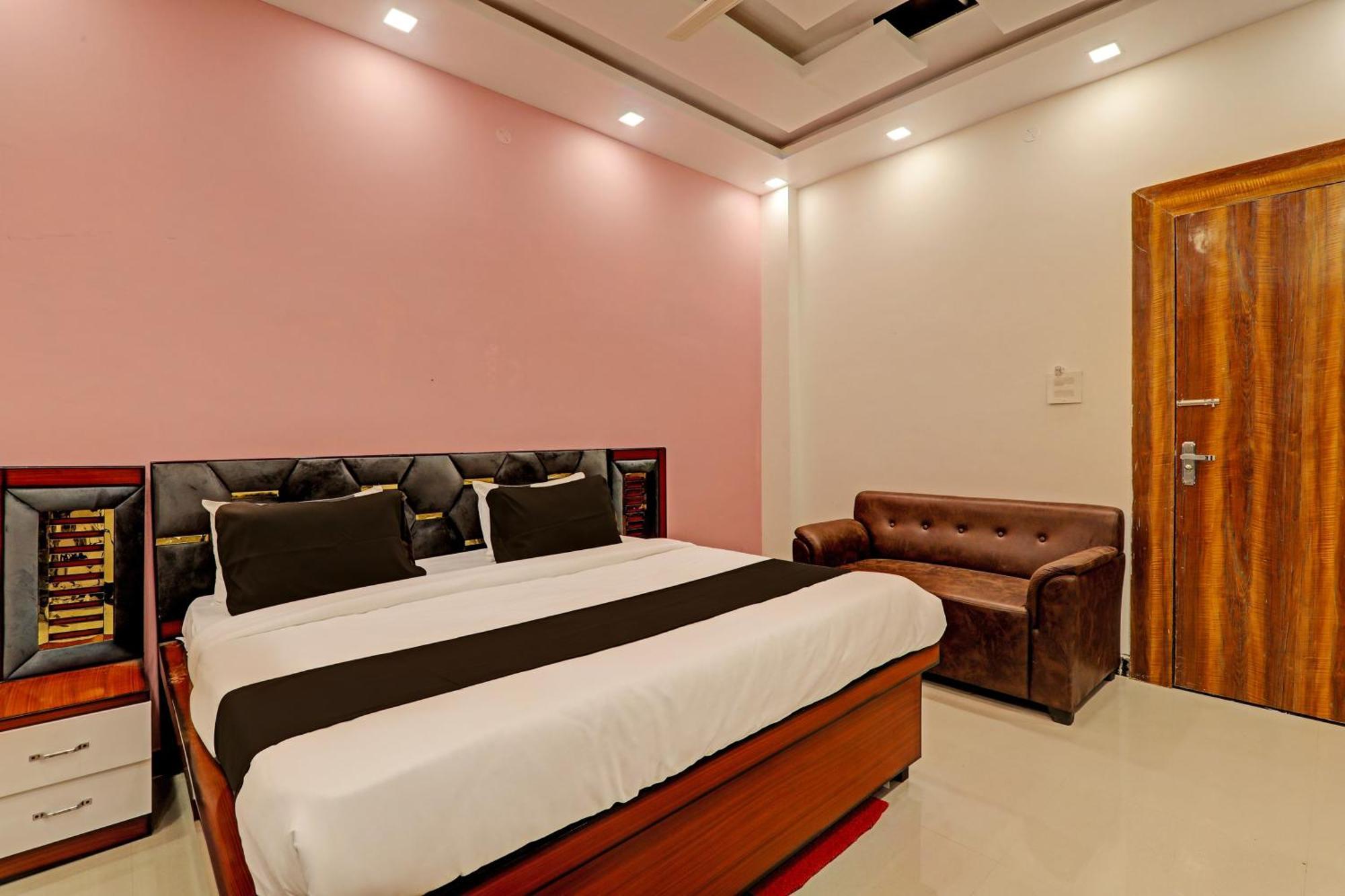 Hotel O Awadh International Bela Pratapgarh Bagian luar foto