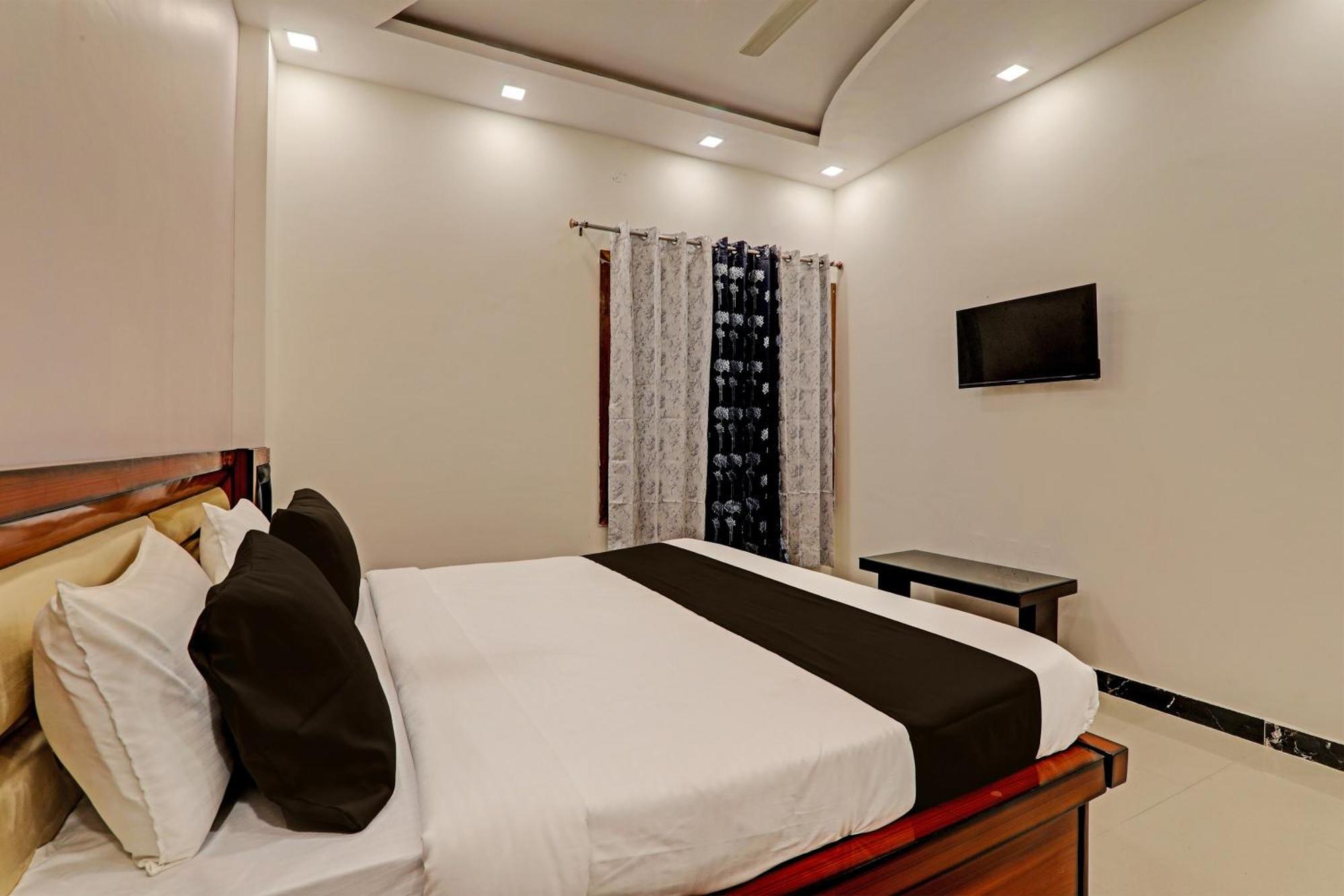Hotel O Awadh International Bela Pratapgarh Bagian luar foto