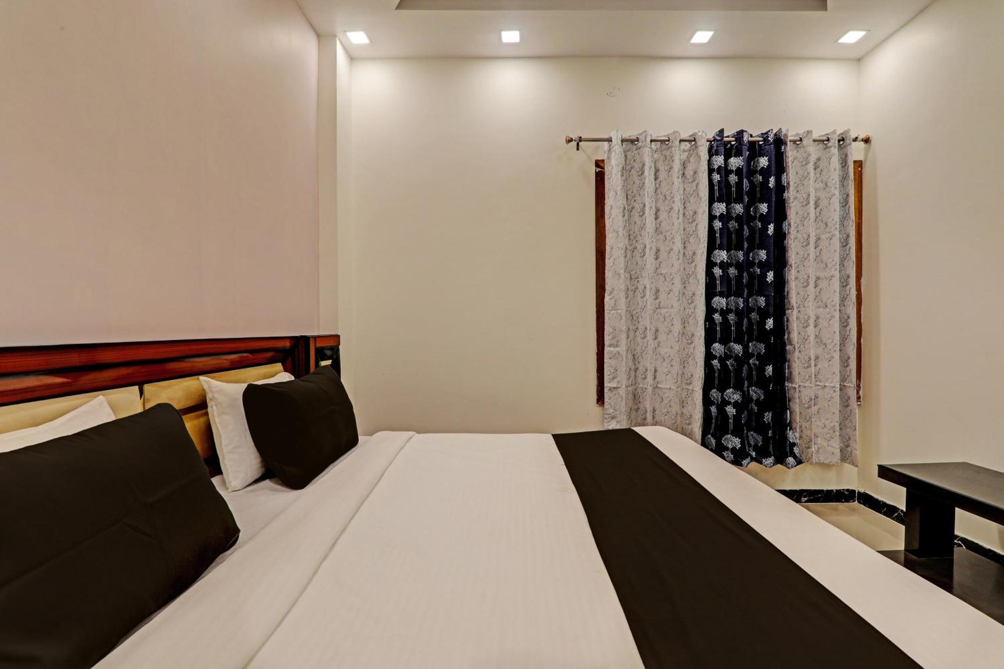 Hotel O Awadh International Bela Pratapgarh Bagian luar foto